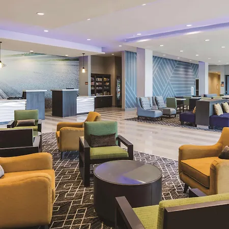 La Quinta Inn & Suites By Wyndham Atlanta South - Mcdonough-3