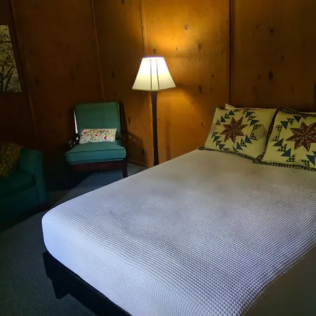 The Sugar Creek Retreat-2