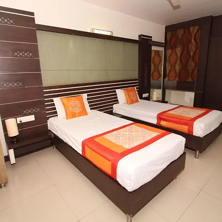 Hotel Meera-3
