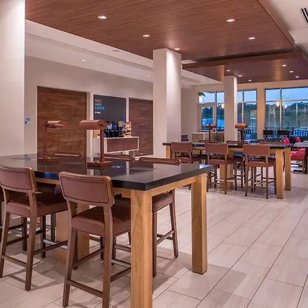 Holiday Inn Express & Suites Farmville By Ihg-2