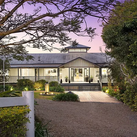 The Country House At Hunchy Montville-2