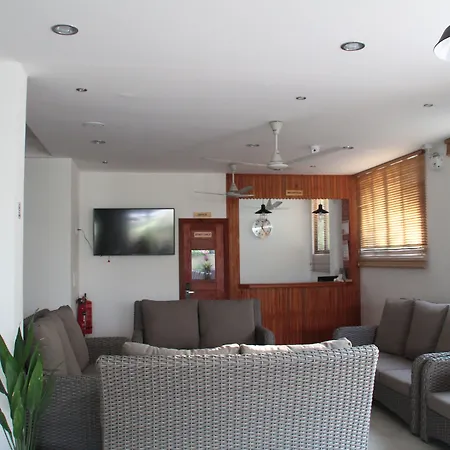 Paguro Beach Inn-2