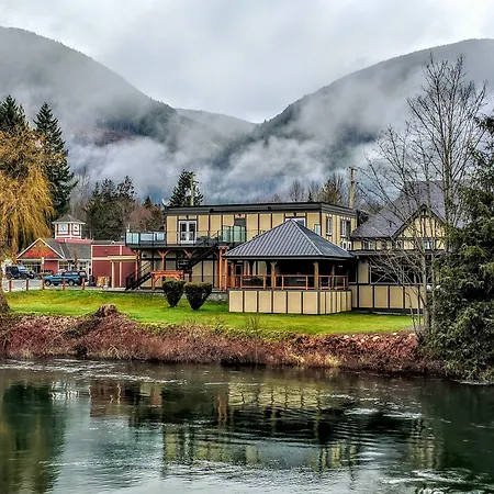Riverside Inn-3