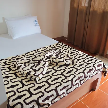Pacific Waves Inn-3