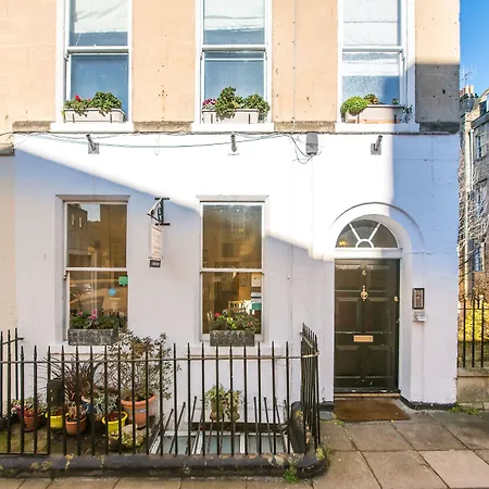 The Henry Guest House-3
