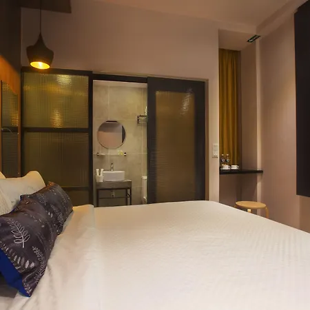 Hotel Twenty 8B-3