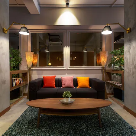 Hotel Twenty 8B-2