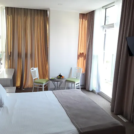 Hotel Green Glass-3