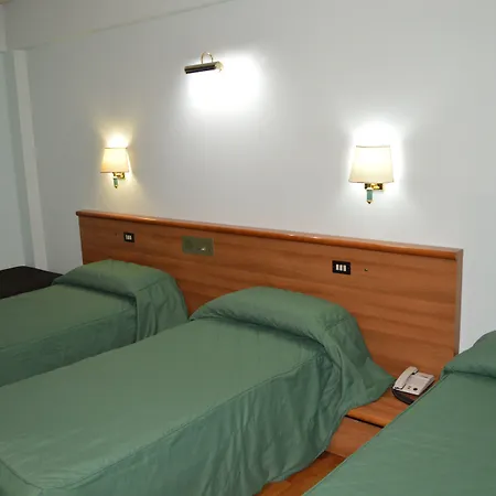 Canadian Hotel-2