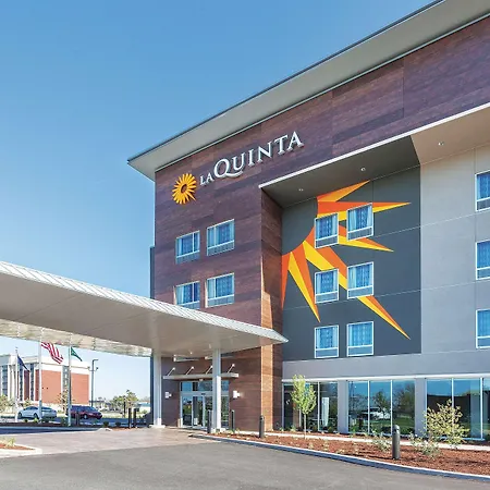 La Quinta By Wyndham Terre Haute-3