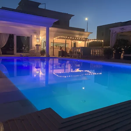 White House Luxury Hospitality-3