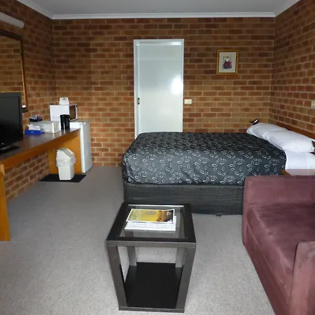 Inverloch Central Motor Inn-2