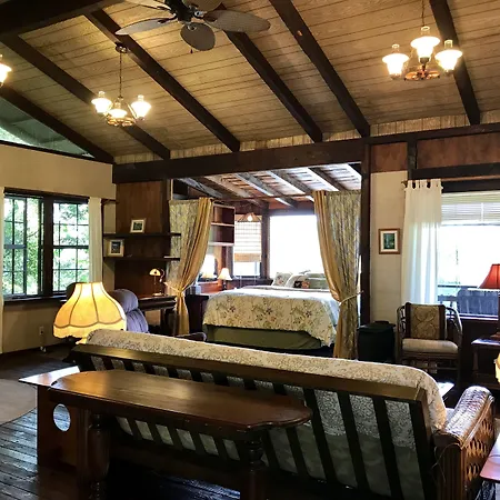Hale Maluhia Country Inn-2