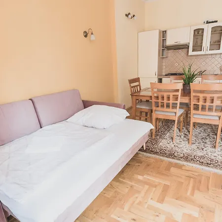 Cybulskiego Guest Rooms-2