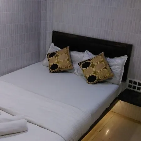 Hotel Paris Residency-3