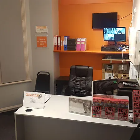 Easyhotel South Kensington-2