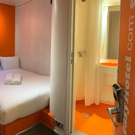 Easyhotel South Kensington-2