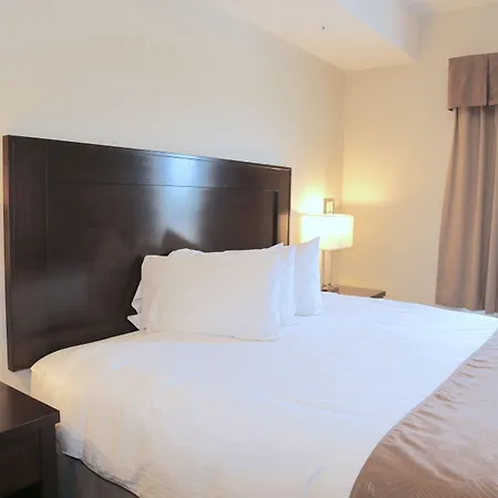 Prairie Moon Inn & Suites Macklin-2