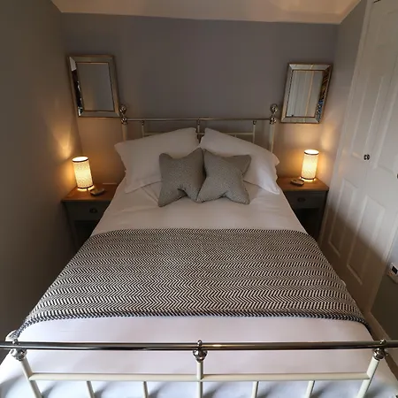 Inglenook Guest House-2