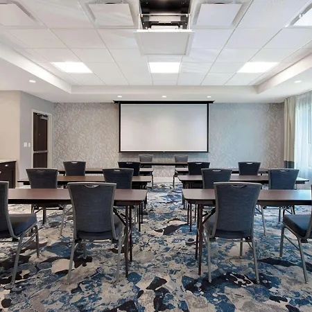 Hampton Inn Livonia Detroit-2