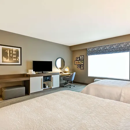 Hampton Inn Livonia Detroit-2