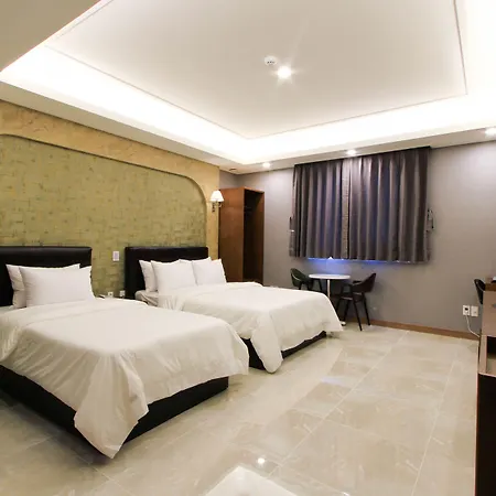 The King Hotel-2
