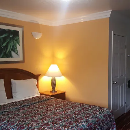Flamingo Inn Long Beach-2