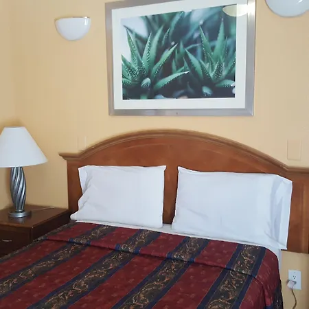 Flamingo Inn Long Beach-2