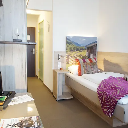 Hotel Edel Weiss-2
