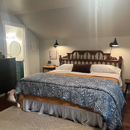 Snowgoose Pond Bed & Breakfast-2