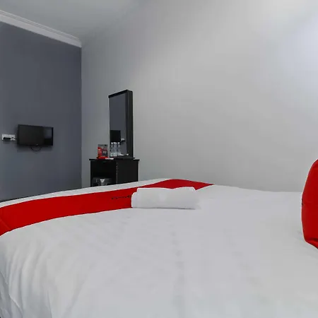 Reddoorz Plus Near Batam City Square-3