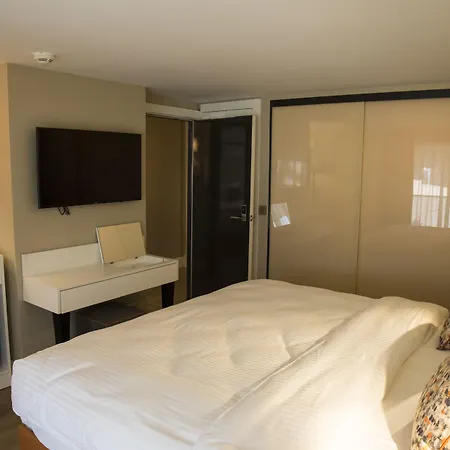 Sparkle Hotel-2