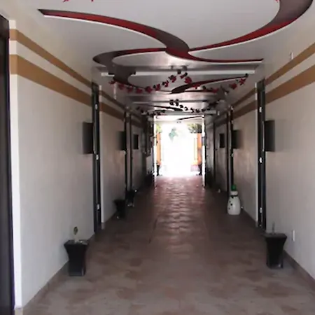 Hotel & Villas 7-2