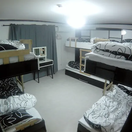 Lux Guesthouse-2