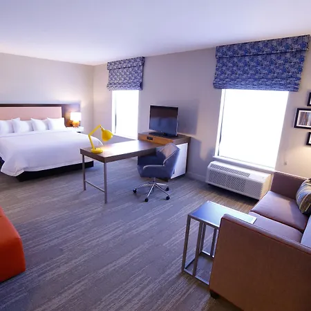 Hampton Inn & Suites Forest City-3