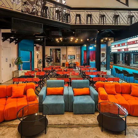 Prince Theatre Heritage Stay Hostel - Silom-3