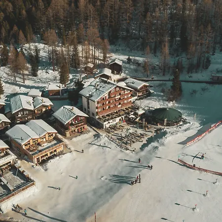 Hotel The Larix Ski-In Ski-Out-2