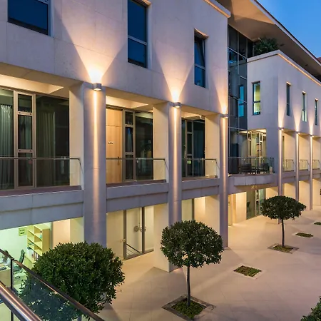 Trianon Luxury Apartments & Suites-2
