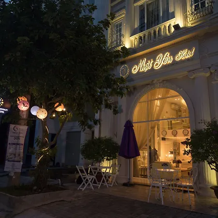 Saigon By Night Luxury Hotel-3