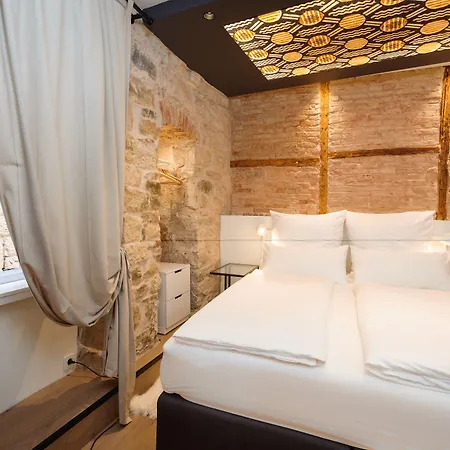 Luxury Rooms Bajamonti-3