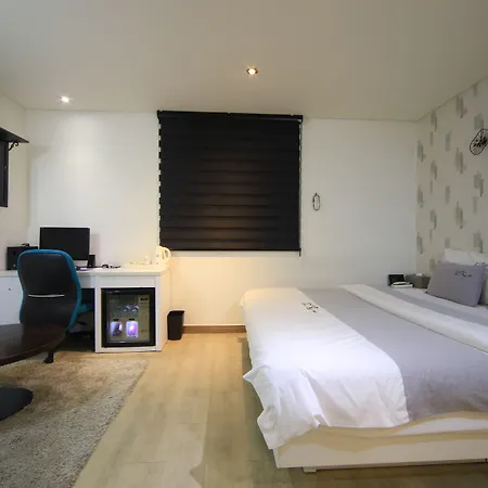 Busan H-Avenue Hotel Seomyeon Station-3
