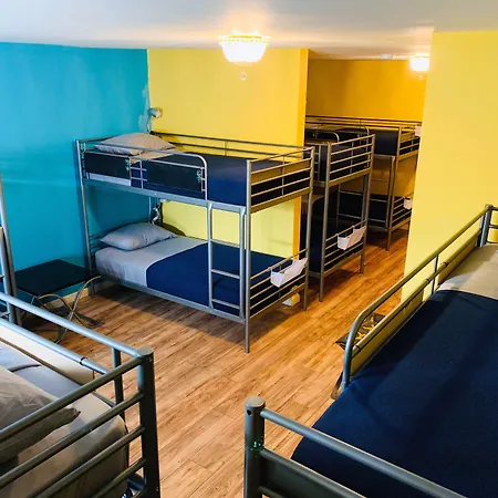 Melrose Hostel (Adults Only)-3
