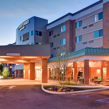 Courtyard By Marriott Long Island Islip/Courthouse Complex-2