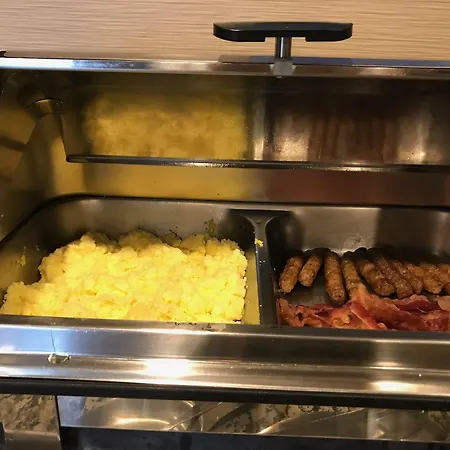 Heartland Inn And Suites-3