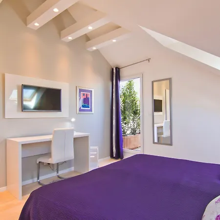Laura Lux Suites-2