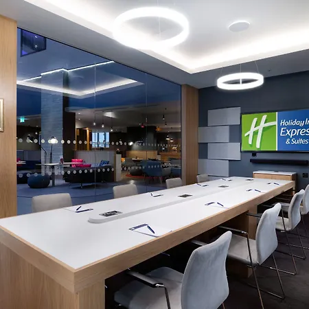 Holiday Inn Express - London Heathrow T4 By Ihg-2