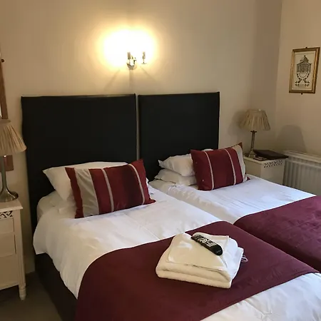 Clayhanger Guest House-3