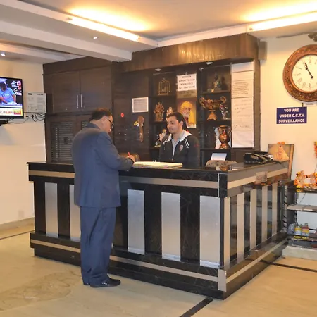 Hotel Apple Villa - New Delhi-3
