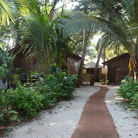 Sunset & Waves Resort, Mandrem Beach-3