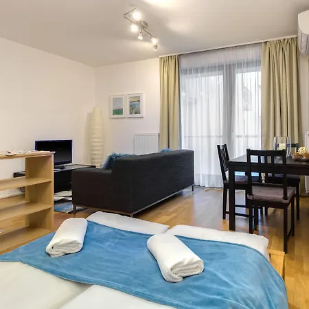 Quality Point Apartments 0-24 Reception-2